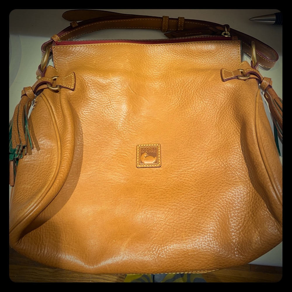 Dooney & Bourke hand bag